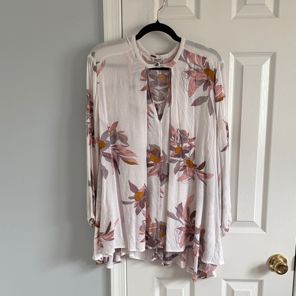 Free People White & Purple Floral Handkerchief Hem Tunic Top Keyhole Neckline XS